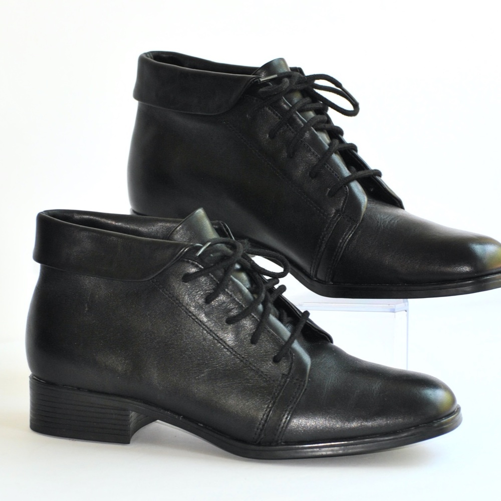 Size 6.5M Women Black Shoes